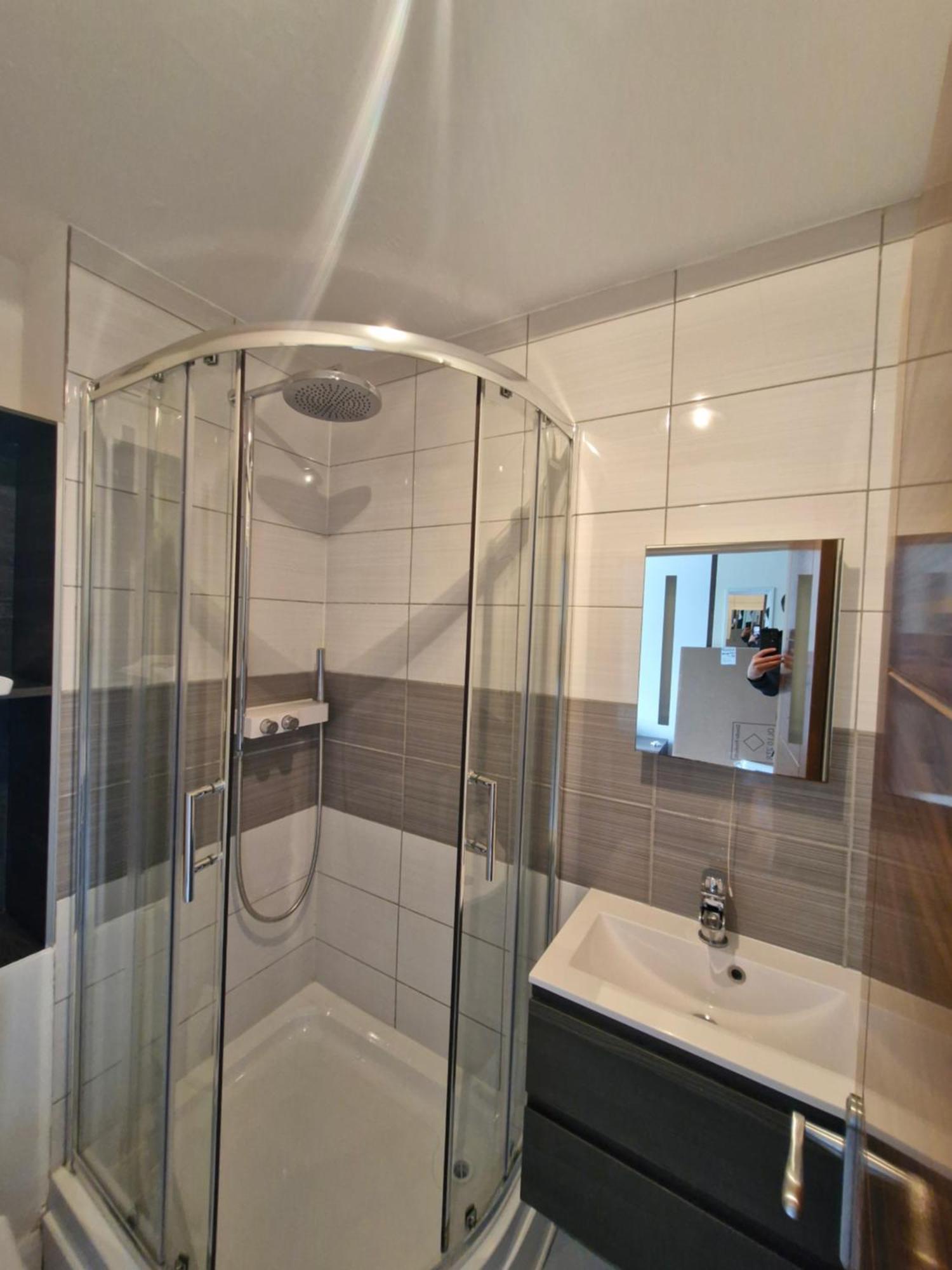 Bright Spacious Airy 2 Bed Flat Ийлинг Екстериор снимка
